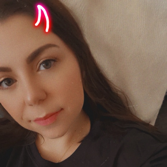 Meet your Posher, Alexandra - Picture 1 of 1